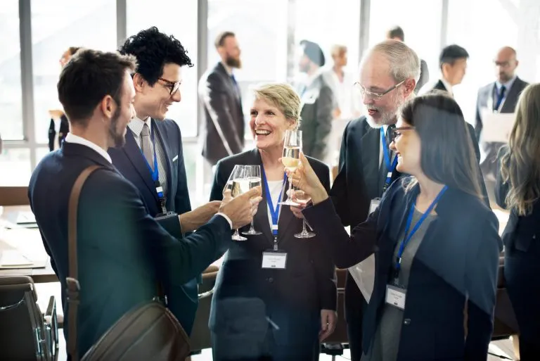 184645-5-motivos-para-voce-investir-em-eventos-corporativos-na-sua-empresa-768x513-1